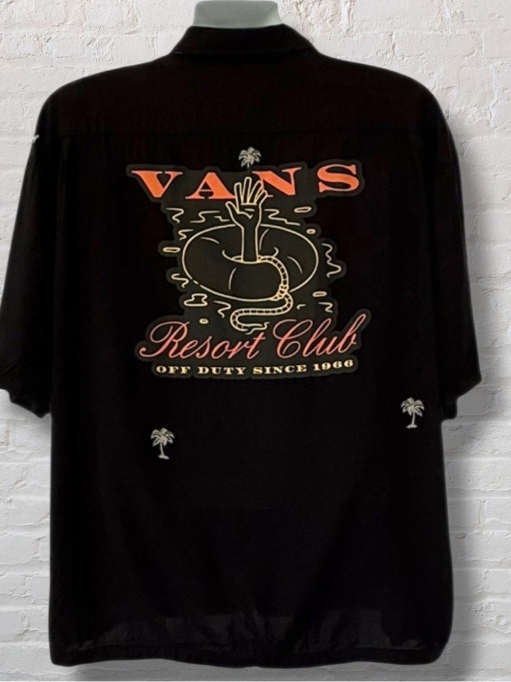 VANS Men’s Almost Paradise Off the Wall Resort Club Large Button Down Shirt